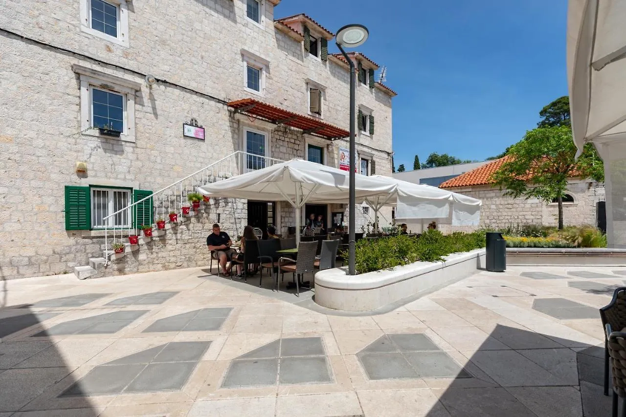 Old Bridge Trogir Hotel Gasthuis